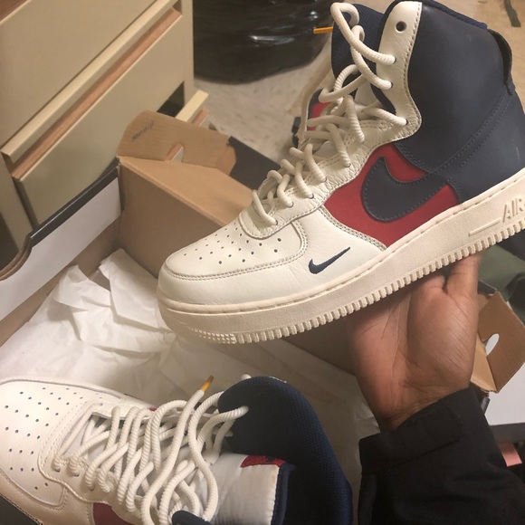 Air Force 1s Size 7 - Picture 1 of 1